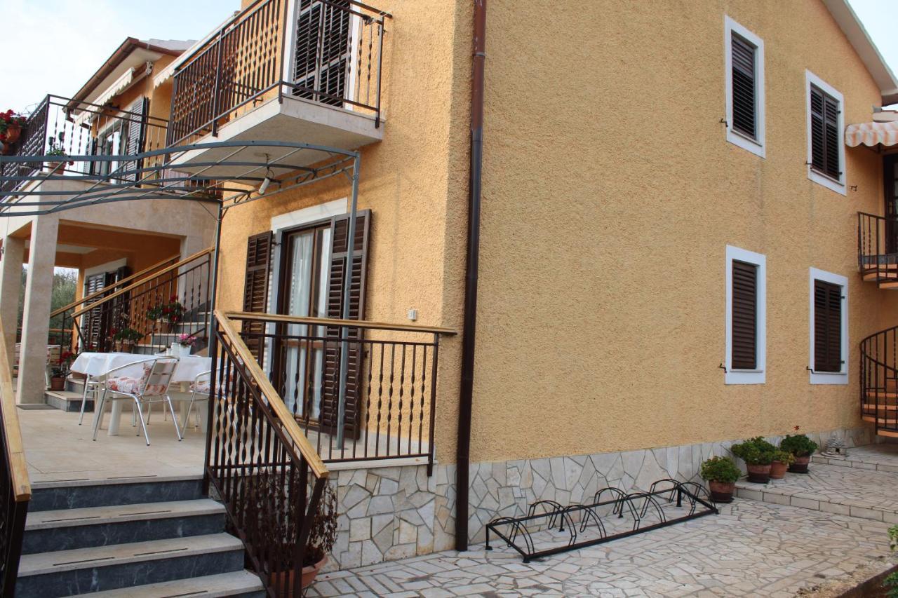Lily'S Lovely Apartments Fažana Extérieur photo