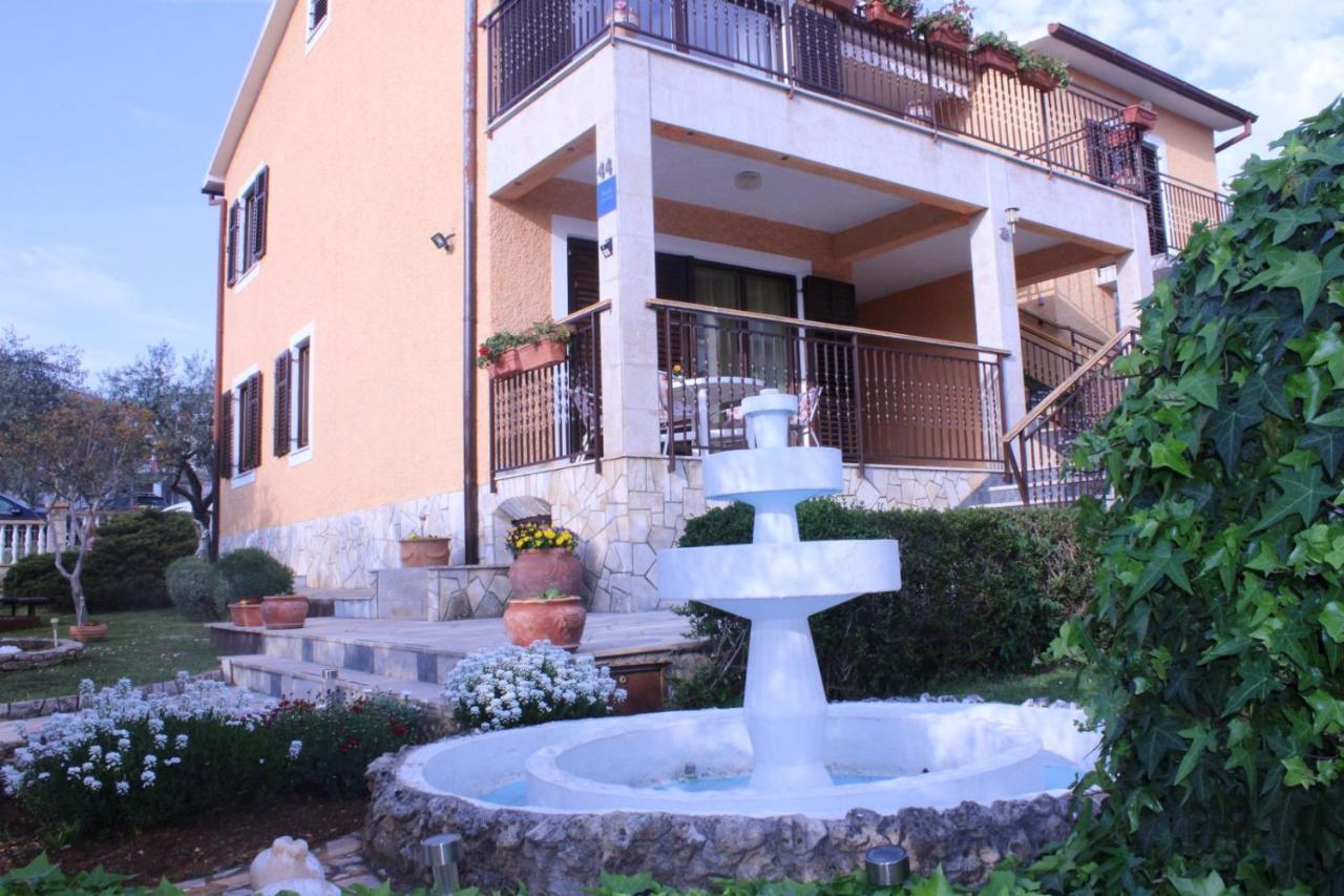 Lily'S Lovely Apartments Fažana Extérieur photo