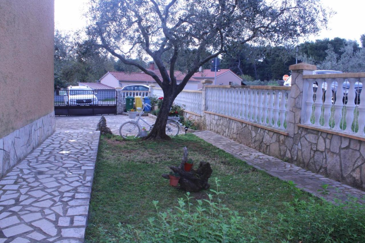 Lily'S Lovely Apartments Fažana Extérieur photo